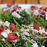 Fertig! Warmer Salat mit Himbeer-Note! Schnell gemacht und passt wirklich zu jedem Grillgut vom Fleisch bis zum Fisch.