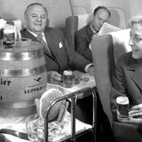Frisch gezapftes Bier aus dem Holzfass gehörte bis in die 70er Jahre bei Lufthansa zum Senator Service.
