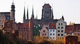 Die Danziger Altstadt entwickelte sich von einer Handwerkersiedlung zur geografischen Mitte der Stadt, stellte jedoch historisch nie das eigentliche Zentrum dar. Zu bestaunen sind etwa das Altstädtische Rathaus und die St. Katharinenkirche