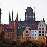Die Danziger Altstadt entwickelte sich von einer Handwerkersiedlung zur geografischen Mitte der Stadt, stellte jedoch historisch nie das eigentliche Zentrum dar. Zu bestaunen sind etwa das Altstädtische Rathaus und die St. Katharinenkirche
