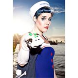 Hafenblick und Sailor Hat: ComtASS Overdress gehört der Turbojugend Three Sisters an. Ihre Socke hat eine eigene Facebookseite und heißt Fu Ruft Nekcif.