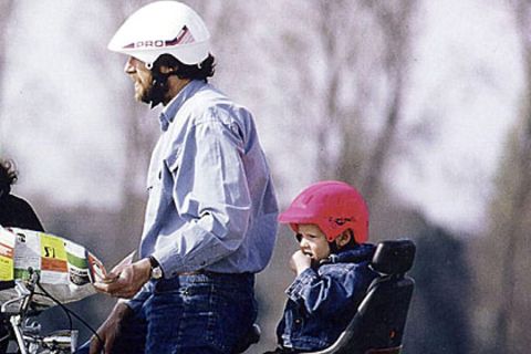 Die beliebteste Lösung ist der Kindersitz auf dem Gepäckträger.