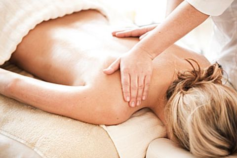 Eine Massage entspannt - und beschleunigt den Heilungsprozess der Muskelfasern, wie ein Studie zeigt