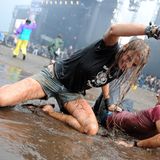 Spätestens dann geht der letzte Rest Zivilisation auf dem Festival flöten. Doch Hauptsache, das gute Bier wird nicht verschüttet.