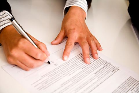 Immer seltener dürfen neue Mitarbeiter einen unbefristeten Arbeitsvertrag unterschreiben