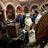 "Game of Thrones" ist zwar eine Fantasy-Serie, doch viele Requisiten dürften der Queen bekannt vorkommen: Es besteht eine deutliche Parallele zu mittelalterlichem Inventar.