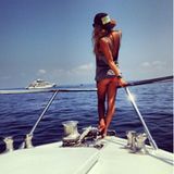 Reality TV hat meist den Beigeschmack von Unterschicht und Bildungsferne. Das wird anders: In Zukunft stellen die Kinder der Allerreichsten ihr Leben im TV aus. Der Tumblr "Rich Kids of Instagram" versorgt das Netz seit einem Jahr mit ausgesuchten Bildern aus dem Leben der Jeunesse dorée. Das Motto: "Sie haben mehr Geld als du und das stellen sie damit an."   Dort findet sich eine schöne Zusammenstellung des schamlosen Protzens. Menschen mit sozialem Gewissen müssen vorsichtig sein, gut möglich, dass sie einen Herzanfall beim Betrachten der Fotos bekommen. Es sind Bilder wie aus der TV-Serie "Gossip Girl", nur dass hier die Wirklichkeit gezeigt wird.   Die Kids, die wirklich alles haben, und das auch gern zeigen, kommen jetzt ins Fernsehen. Der auch in Deutschland zu empfangende TV Sender E! Entertainment hat das Format "Rich Kids Of Beverly Hills" entwickelt, eine Reality-Serie, mit einigen Personen aus dem Tumblr. Bald werden dort die Kinder der Milliardäre und ihre typischen Probleme mit dem Durchbringen des unendlichen Reichtums gezeigt. Die Fotoshow gibt einen Vorgeschmack auf die Serie.