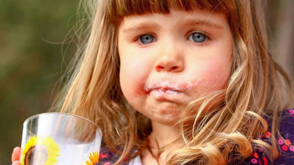Für Kinder mit Lebensmittelallergie kann schon ein Schluck Milch gefährlich sein