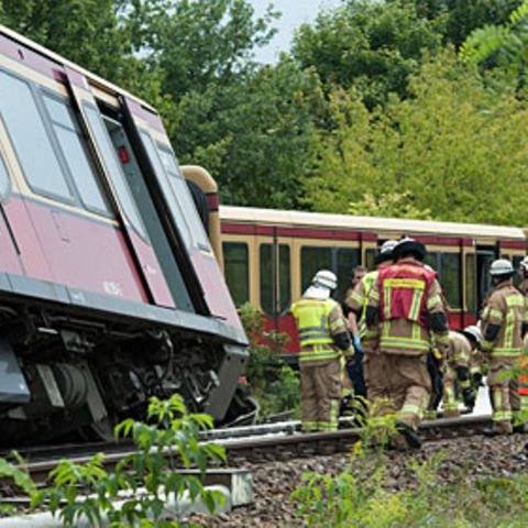 Berlin: S-Bahn entgleist - mehrere Verletzte