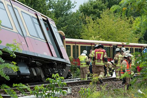 Berlin: S-Bahn entgleist - mehrere Verletzte