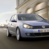 Der Golf VI (2008 bis 2012) ist nicht viel mehr als eine große Modellpflege des Golf V. Hauptunterschied ist die Veränderung im Markengrill und ein deutlich höheres Qualitätslevel