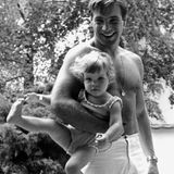 1966 heiratete Götz George die fünf Jahre jüngere Schauspielerin Loni von Friedl. Die Ehe hielt bis 1976, aus ihr ging die 1967 geborene Tochter Tanja Nicole hervor, die heute als Bildhauerin in Melbourne lebt.