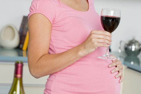 Ein Glas Wein ist in der Schwangerschaft schon zu viel.