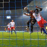 Sie könnten endlich wieder Derbysieger werden    Das letzte Derby am 16. Februar 2011 ging verloren: Gerald Asamoah schoss den entscheidenden Treffer zum 1:0 für den FC St. Pauli. Bei einem Abstieg hätte der HSV endlich die Gelegenheit zu einer Revanche. Es wäre übrigens das erste Hamburger 2.-Liga-Derby seit 40 Jahren: 1974 gab es die Begegnung FC St. Pauli gegen HSV Barmbek-Uhlenhorst.