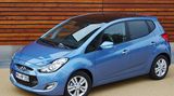 Zu den Optionen zählen das Touchscreen-Navigationssystem mit 6,5 Zoll-Monitor und Rückfahrkamera, ein Tempomat sowie das Panorama-Schiebedach (alles ab Comfort-Ausstattung bestellbar). Spendabel zeigen sich die Koreaner bei der Garantie. Zwar gibt es statt sieben Jahren wie bei Kia nur fünf Jahre, dafür aber ohne Kilometerbegrenzung