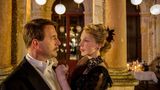 Als sei der Antisemitismus nicht schon schlimm genug, wird Chamberlain als geiler Bock dargestellt, der auf seine Schwägerin Isolde scharf ist.   Hier zeigt sich überhaupt eines der Grundübel dieses Films: Viele Vorgänge werden unnötig sexualisiert. Das mag einen reißerischen Sonntagabendfilm ausmachen, hat aber mit der historischen Wahrheit wenig zu tun. Der Antisemit Chamberlain gewinnt Cosimas Gunst, indem er sie oral befriedigt. Die revanchiert sich, indem sie ihn mit ihrer Tochter verkuppelt.