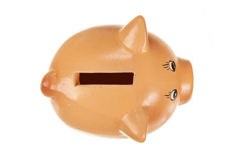 Kleines Glück so ganz nebenbei: ein prall gefülltes Sparschwein