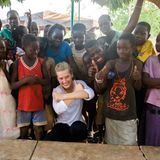 "Da sind so viele Kinder - fast jede Frau hat ein Baby auf dem Rücken. Ich habe aber auch eine Frau gesehen, die auf dem Fahrrad gefahren ist und sich eine lebendige Ziege auf den Kopf gebunden hatte zum Transport. Das sind Eindrücke, die ich nie vergessen werde."