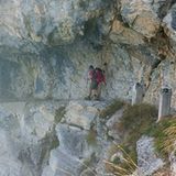 Etappe 63, am Monte Toraggio: Die Alpinisteige rund um den Berg begeistern durch ihre kühne Wegführung und sorgen für spannende Perspektiven