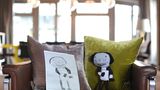 Luise war mit ihren vier Jahren das jüngste Redaktionskind, das um ein Bild gebeten wurde. Unserer Meinung nach könnte ihre Puppe bei einem Animationsfilm von Tim Burton mitspielen, so schaurig-schön ist sie!