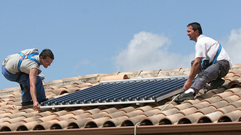 Schlechte Nachrichten für Fans von Solaranlagen: Zum 1. Juli verschärft die KfW ihre Förderstandards für klimafreundliches Bauen