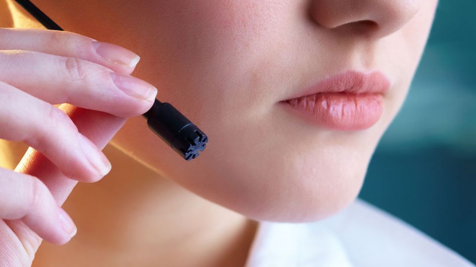 Tretmühle Callcenter: Freundlichsein bis zum Nervenzusammenbruch