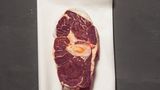Beinscheibe  Jus, Saucen, Bratensaft. Aus Beinscheiben können wunderbare Saucen gezaubert werden. Aber nicht nur das: Das Fleisch passt hervorragend zu Rindsgulasch; geschmort wird es zu einem herrlich duftenden Ossobuco alla milanese.