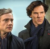 "Sherlock: Sein letzter Schwur"   Von "Sherlock" gibt es bislang neun Folgen in drei Staffeln. Die grandiose BBC-Serie transportiert die Kriminalgeschichten aus dem 19. Jahrhundert ins 3. Jahrtausend und ist visuell wie erzähltechnisch ganz auf der Höhe der Zeit. Sehenswert ist die Reihe allein schon wegen Benedict Cumberbatch, der ebenso mit einem Emmy geehrt wurde (Bester Hauptdarsteller) wie Martin Freeman als sein Sidekick Dr. Watson (Bester Nebendarsteller in einer Dramaserie)   Geeignet für: Fans von intelligenten, anspruchsvollen Krimis.  Wo kann ich das sehen? In Deutschland werden die Folgen in der ARD ausgestrahlt.