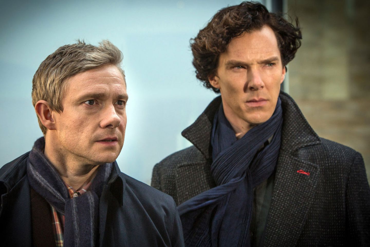 "Sherlock: Sein letzter Schwur"   Von "Sherlock" gibt es bislang neun Folgen in drei Staffeln. Die grandiose BBC-Serie transportiert die Kriminalgeschichten aus dem 19. Jahrhundert ins 3. Jahrtausend und ist visuell wie erzähltechnisch ganz auf der Höhe der Zeit. Sehenswert ist die Reihe allein schon wegen Benedict Cumberbatch, der ebenso mit einem Emmy geehrt wurde (Bester Hauptdarsteller) wie Martin Freeman als sein Sidekick Dr. Watson (Bester Nebendarsteller in einer Dramaserie)   Geeignet für: Fans von intelligenten, anspruchsvollen Krimis.  Wo kann ich das sehen? In Deutschland werden die Folgen in der ARD ausgestrahlt.