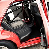 Wie im Original blieb die Rücksitzbank aus dem Basisfahrzeug 300SEL 6.3 an ihrem Platz.