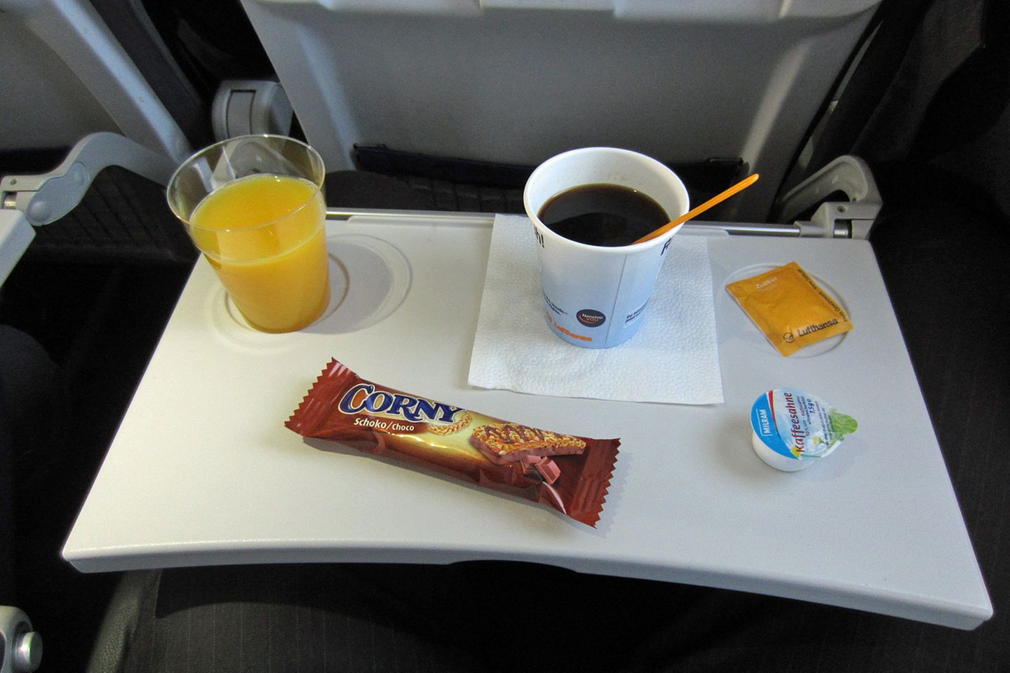 Lufthansa, Economy Class: Flug München - Hamburg