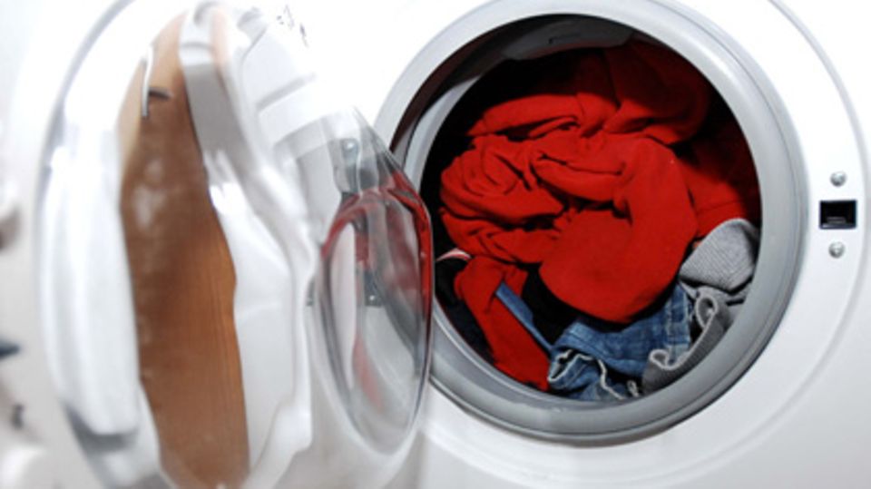 Testsergebnis: Die meisten Frontlader waschen gut – allerdings machten zwei günstige Waschmaschinen im Dauertest schlapp