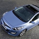 Zwei Benziner und drei Selbstzünder bilden das Motorenangebot des komfortabel gefederten Fünftürers. Die Basismotorisierung wird vom 1,4-Liter-Otto mit 99 PS gebildet, für den sich nach Einschätzungen von Hyundai wohl die meisten Kunden in Deutschland entscheiden werden