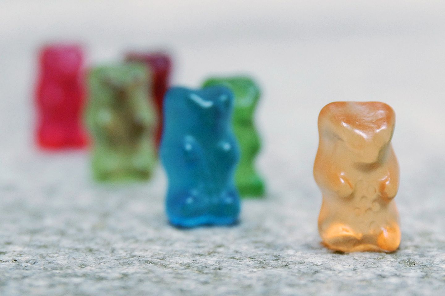 Platz 5: Aprikose  Auch Aprikose ist kein Redaktions-Liebling. Da diese Sorte nach viel zu süßem "Aprikosen-Lipbalm" schmeckt, verdient das Bärchen leider nur den 5. Platz. Ein Redakteur kam bei der Blindverkostung nicht einmal auf die Geschmacksrichtung.