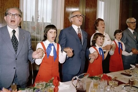 "Alltag in der DDR" von Thomas Billhardt: Das Leben im realexistierenden Sozialismus