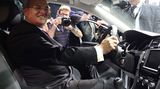 VW-Boss Martin Winterkorn präsentiert das neue Vorzeigemodell des Konzerns der Öffentlichkeit.