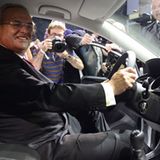 VW-Boss Martin Winterkorn präsentiert das neue Vorzeigemodell des Konzerns der Öffentlichkeit.