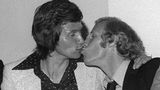 Legendäres Zeitdokument: Berti Vogts und Heynckes bei Borussias Meisterfeier 1975.