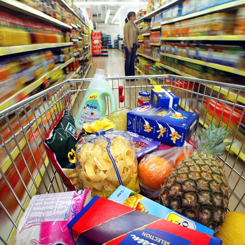 Noch mal schnell in den Supermarkt? Nach Feierabend nervt einkaufen ungemein - wie praktisch, dass es inzwischen clevere Bestellmöglichkeiten gibt.