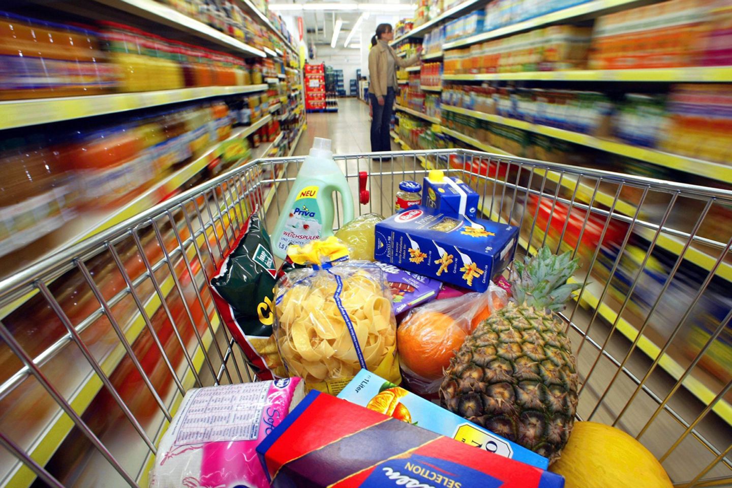 Noch mal schnell in den Supermarkt? Nach Feierabend nervt einkaufen ungemein - wie praktisch, dass es inzwischen clevere Bestellmöglichkeiten gibt.