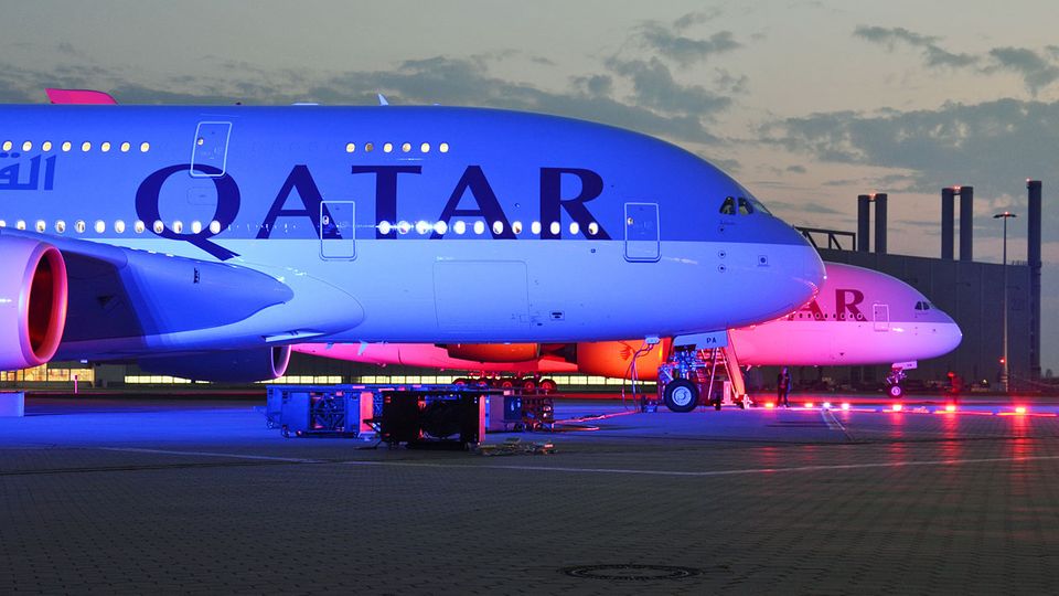 Erster A380 für Qatar Airways: Roter Teppich für den Super-Airbus