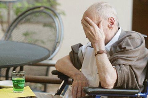 Wen schon normale Tätigkeiten im Alltag erschöpfen, könnte an Herzschwäche leiden und sollte dringend zum Arzt gehenz, sollte schnell ein Arzt aufgesucht werden