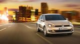 Der neue Golf ist ein Golf - die Wiedererkennbarkeit lässt sich nicht bestreiten. Nach längerer Betrachtung sieht man die Unterschiede: etwa die schärferen Linie auf der Haube und in den Scheinwerfern.
