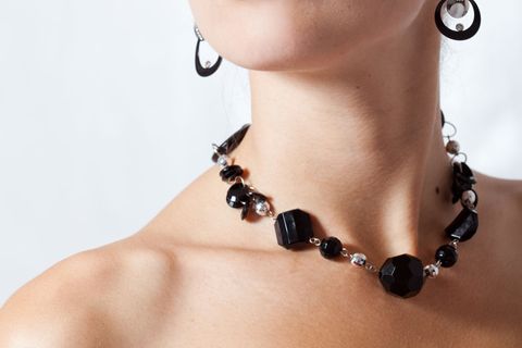 Schmuck mit Nickel löst besonders häufig eine Kontaktallergie aus