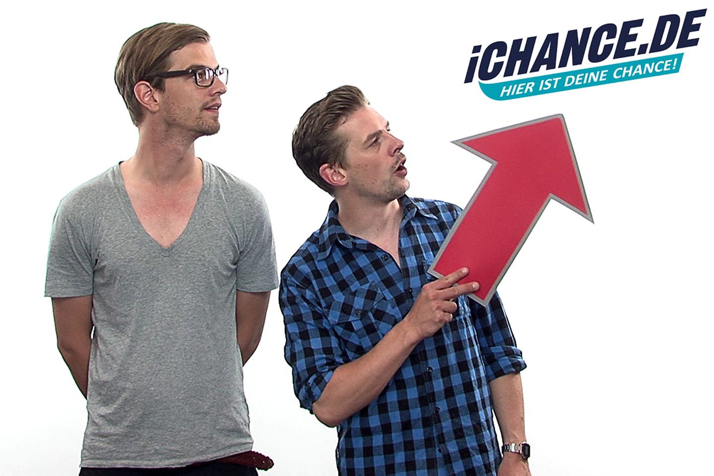 Die beiden mögen vor der Kamera gerne den Clown geben, doch Klaas Heufer-Umlauf und Joachim Winterscheidt engagieren sich immer wieder für gute Zwecke. So etwa für Lesen- und Schreibenlernen im Rahmen der Kampagne "iCHANCE", die vom Bundesverband Alphabetisierung und Grundbildung durchgeführt wird.  zum Testimonial Video  Das Hörspiel, in dem Joko und Klaas die Sprecherrollen als Kneipengäste (mit Trinkdurst) übernehmen und die jeweils vergangene Episode zusammenfassen.