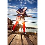 Sir Dickson Fire erscheint stets in Strapsen. Auch er, ein Deutscher, heiratet in diesem Jahr.