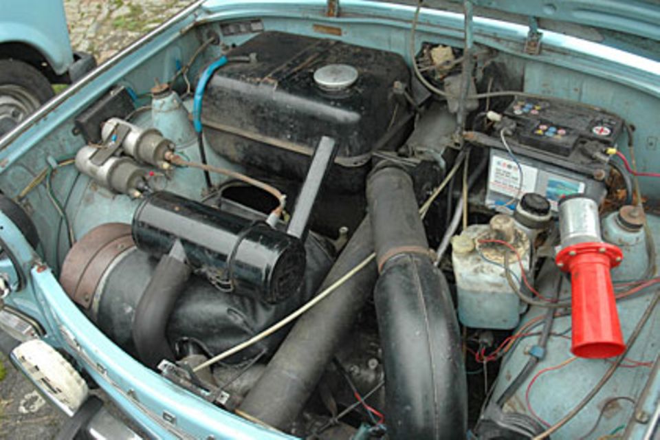 Autos der DDR: Der Wagen ist klein, der Motor noch kleiner Der Wagen ist klein, der Motor noch kleiner