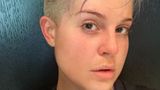 Beim Sport stört Make-up nur. Das weiß auch Kelly Osbourne, die dieses verschwitzte Selfie von sich postet.
