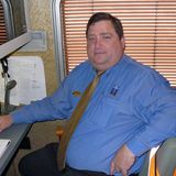 John ist der der gute Geist des "Ghan". Der Zugchef hat in seinem Abteil alles im Griff. Über Lautsprecher kommentiert er Sehenswürdigkeiten und gibt Anekdoten von anno dazumal zum Besten. Für ihn ist der "Ghan" keine normale Reise von A nach B: "It's a journey, not a getting there."