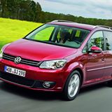 Der Touran ist innen wie außen grundsolide, hat sparsame Motoren und vor allem ein üppiges, optimal nutzbares Raumangebot